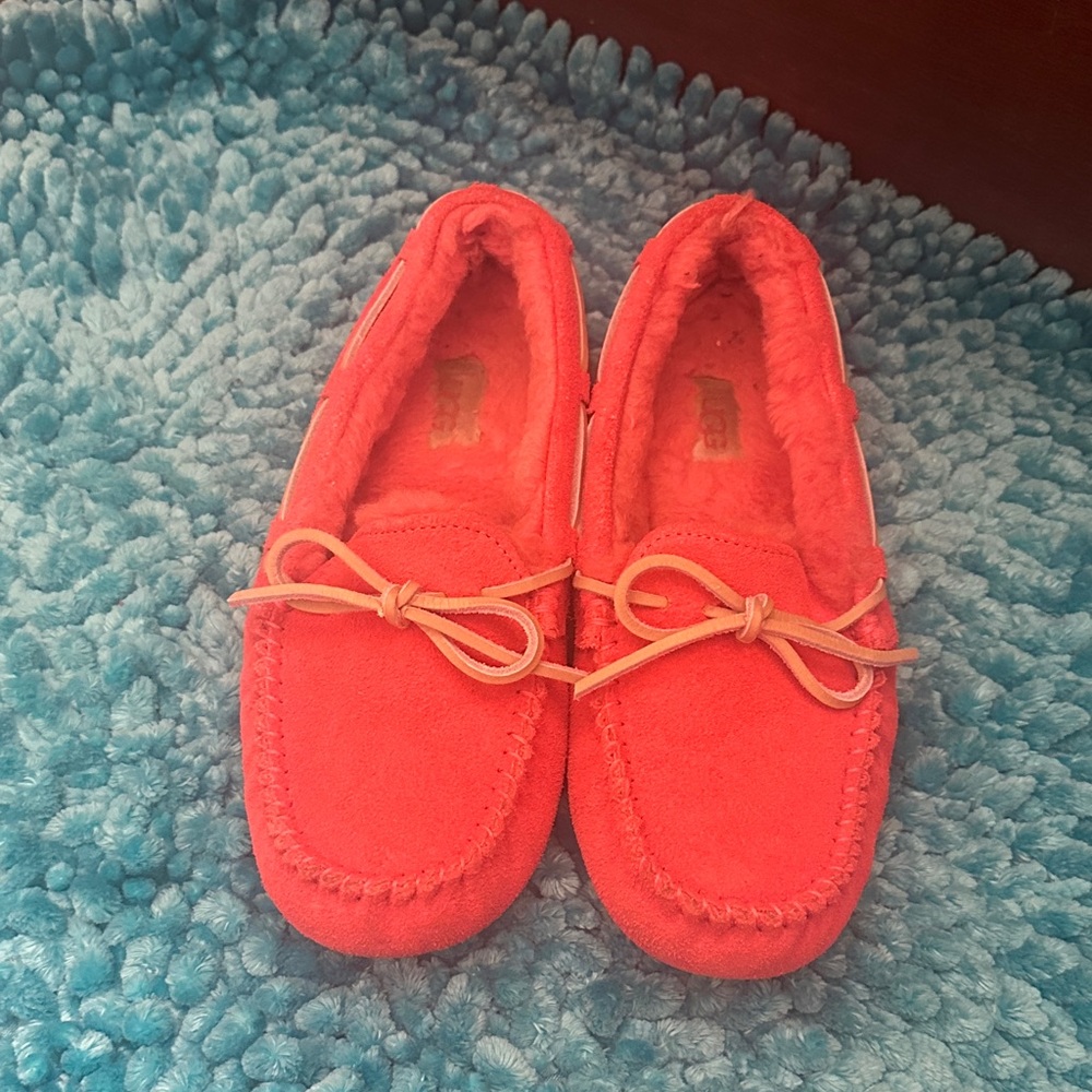 Ugg Dakota slipper size 7
